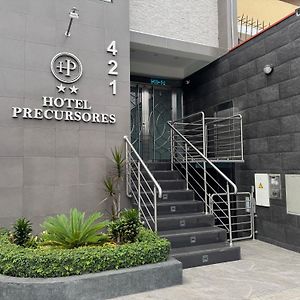 Hotel Precursores